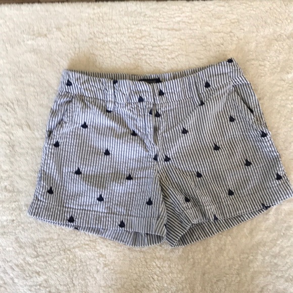 Pants - British Khaki anchor shorts ⚓️EUC Sz 2